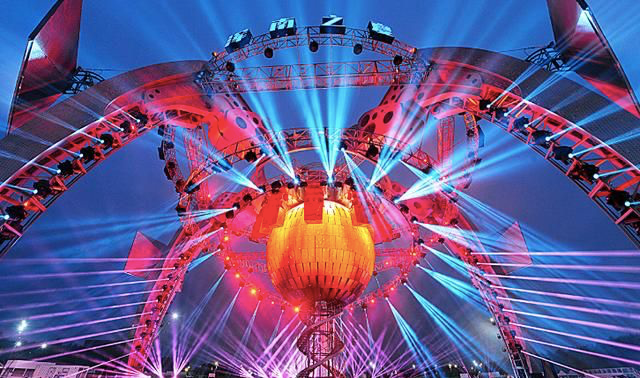 利亞德用517塊LED顯示屏構建“賽博朋克”世界，點燃沈陽炫彩夜生活